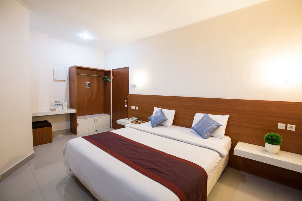 Reddoorz @ Raya Kuta Hotel Kuta Lombok Exterior foto
