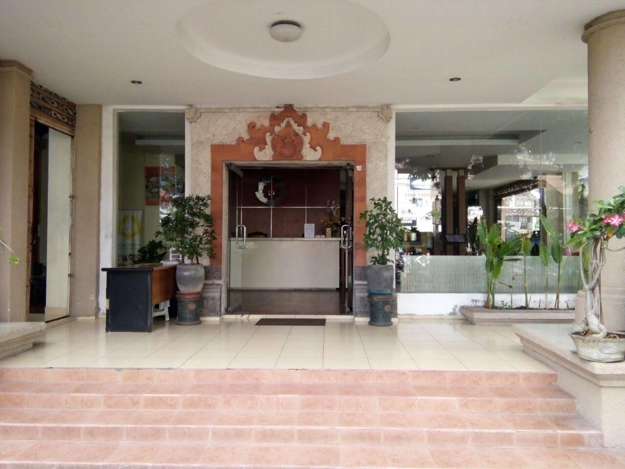 Reddoorz @ Raya Kuta Hotel Kuta Lombok Exterior foto