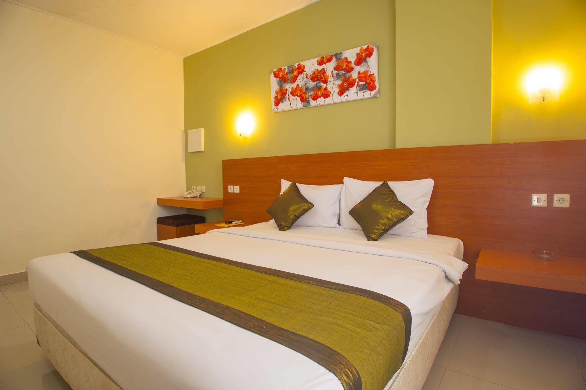 Reddoorz @ Raya Kuta Hotel Kuta Lombok Exterior foto